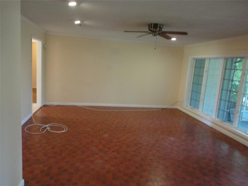 9230 Nw 9th Avenue - Photo 12