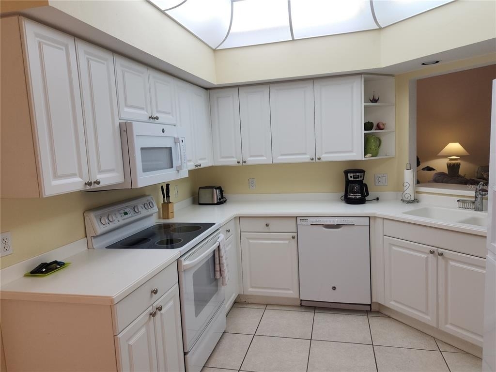 6872 Fairview Terrace - Photo 7