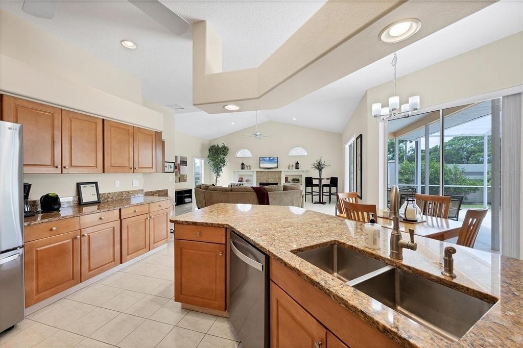 6392 Woodbirch Place - Photo 10