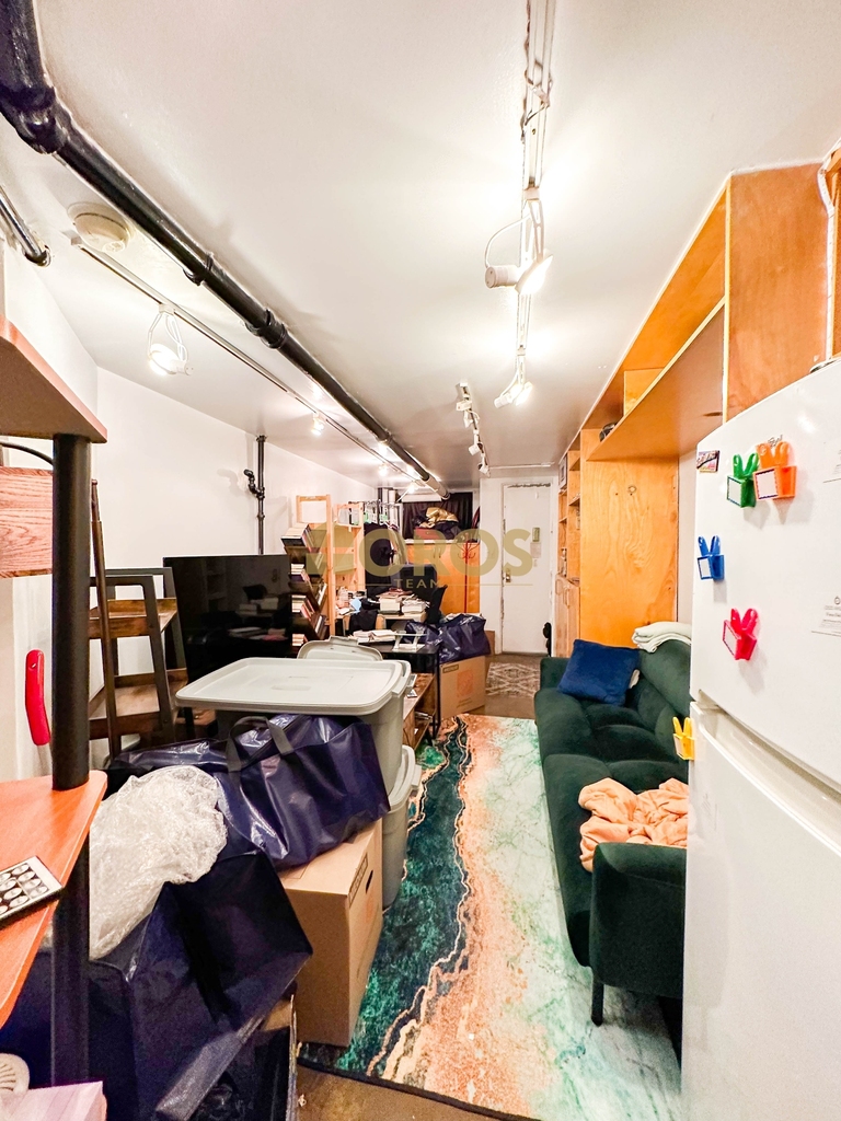 533 East 5th Street - Photo 1