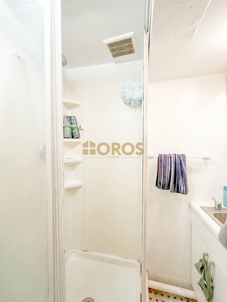533 East 5th Street - Photo 5