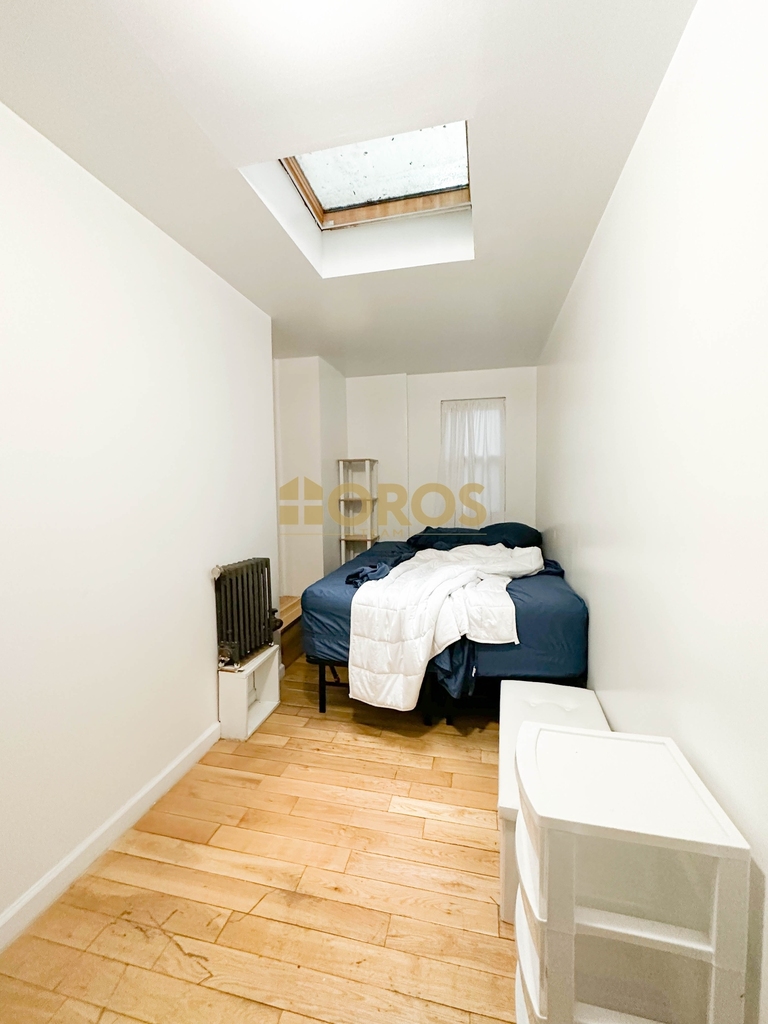 533 East 5th Street - Photo 2