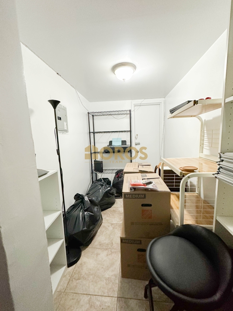 533 East 5th Street - Photo 3