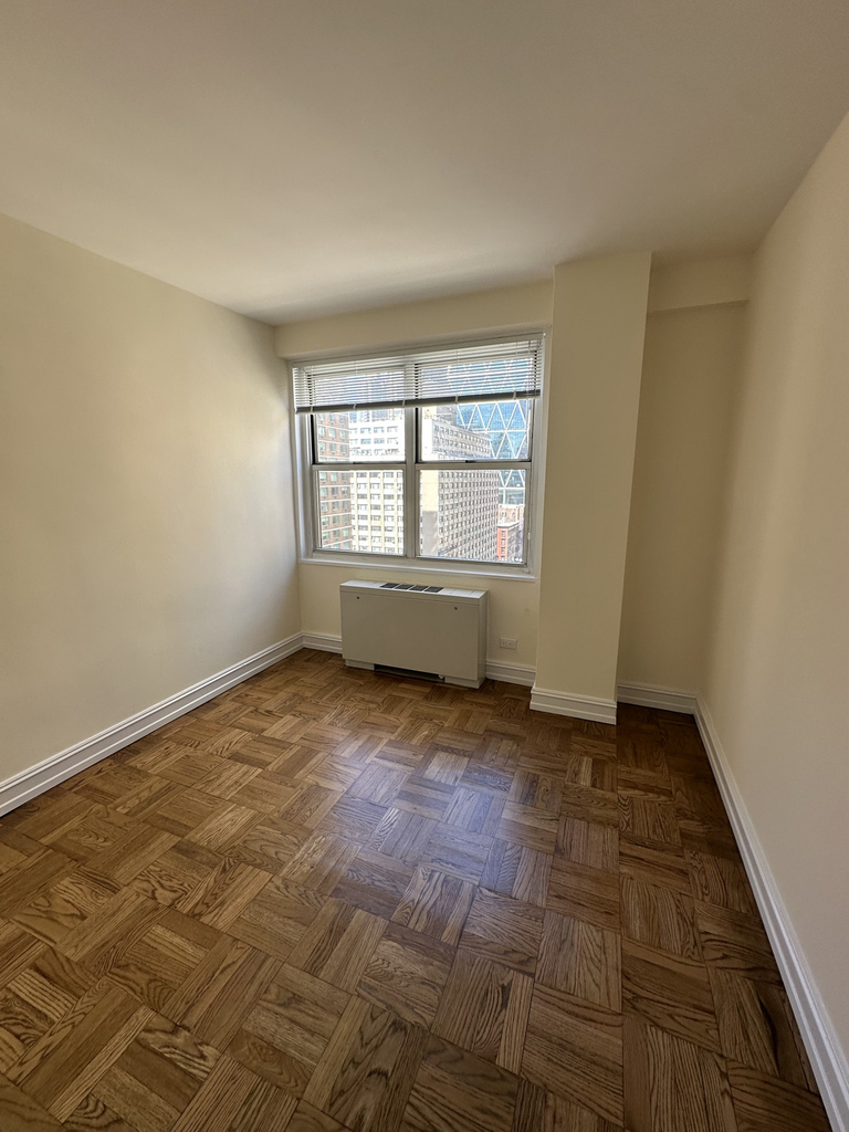 8th Avenue - Photo 2