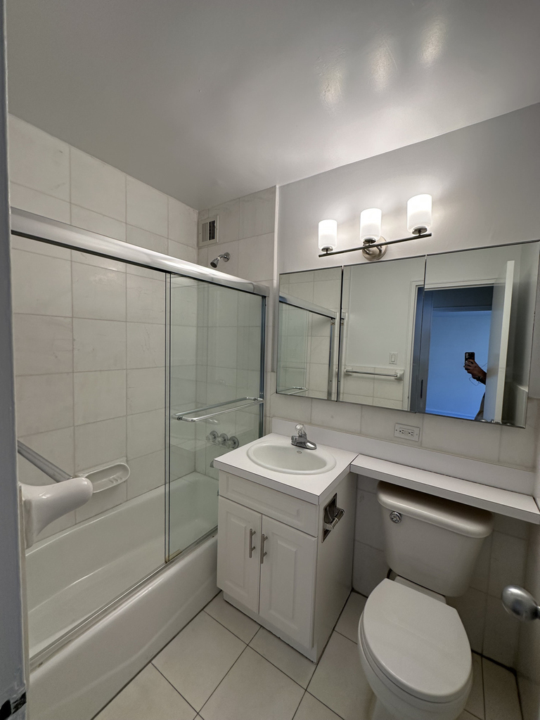 8th Avenue - Photo 3