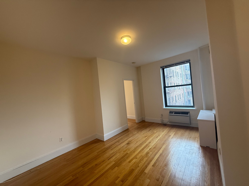 200 Riverside Drive - Photo 0