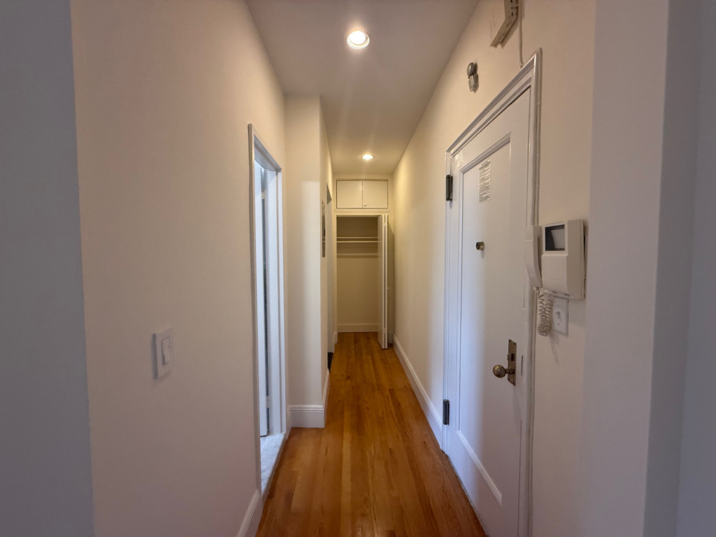 200 Riverside Drive - Photo 5