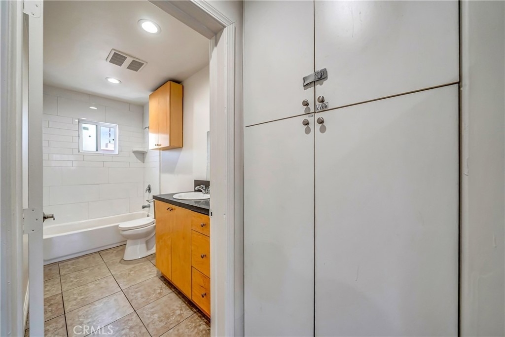 6735 Elmer Avenue - Photo 15