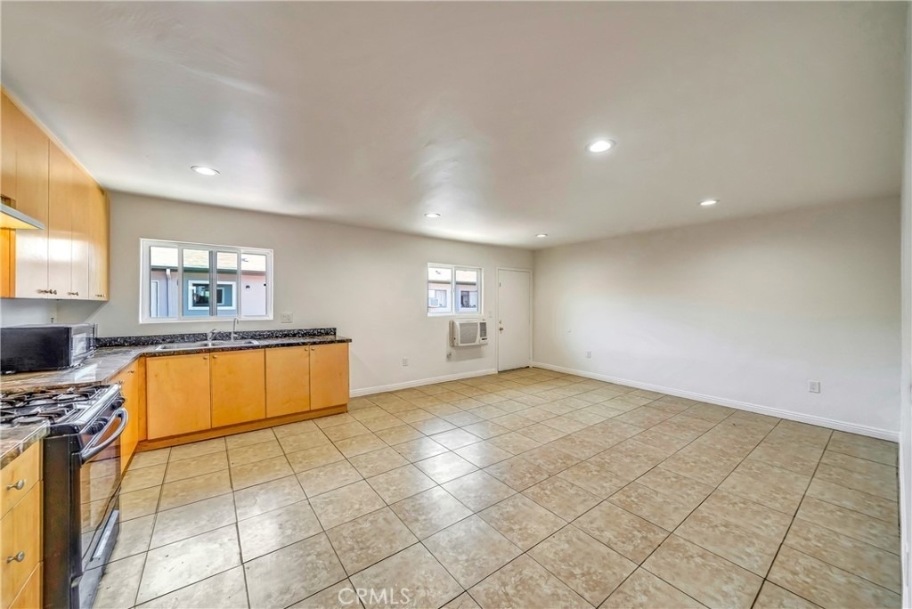 6735 Elmer Avenue - Photo 6