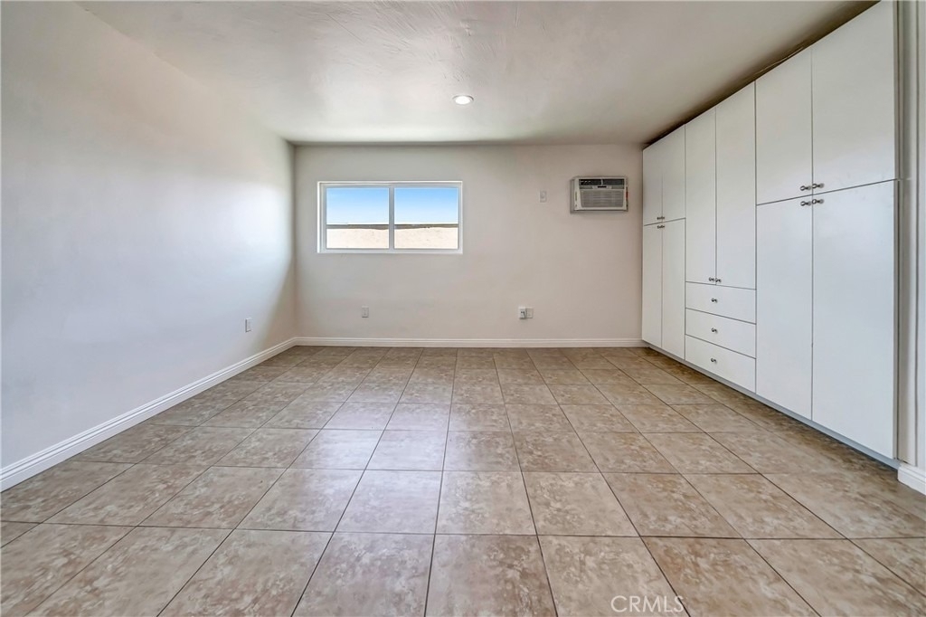 6735 Elmer Avenue - Photo 10