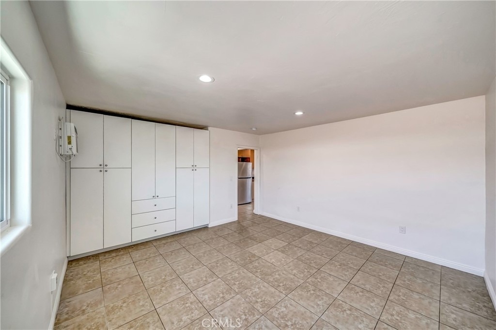 6735 Elmer Avenue - Photo 8