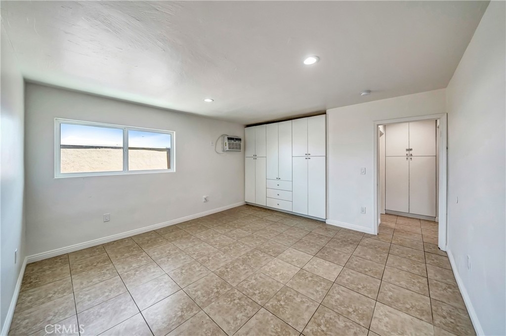 6735 Elmer Avenue - Photo 9