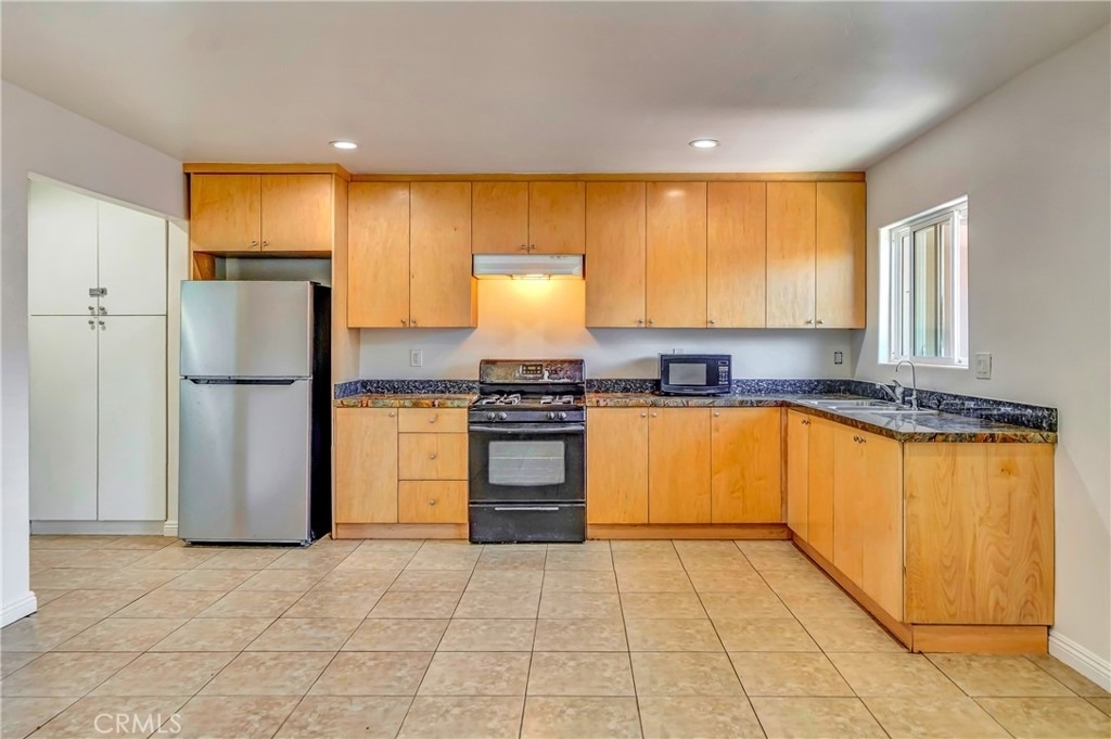 6735 Elmer Avenue - Photo 0