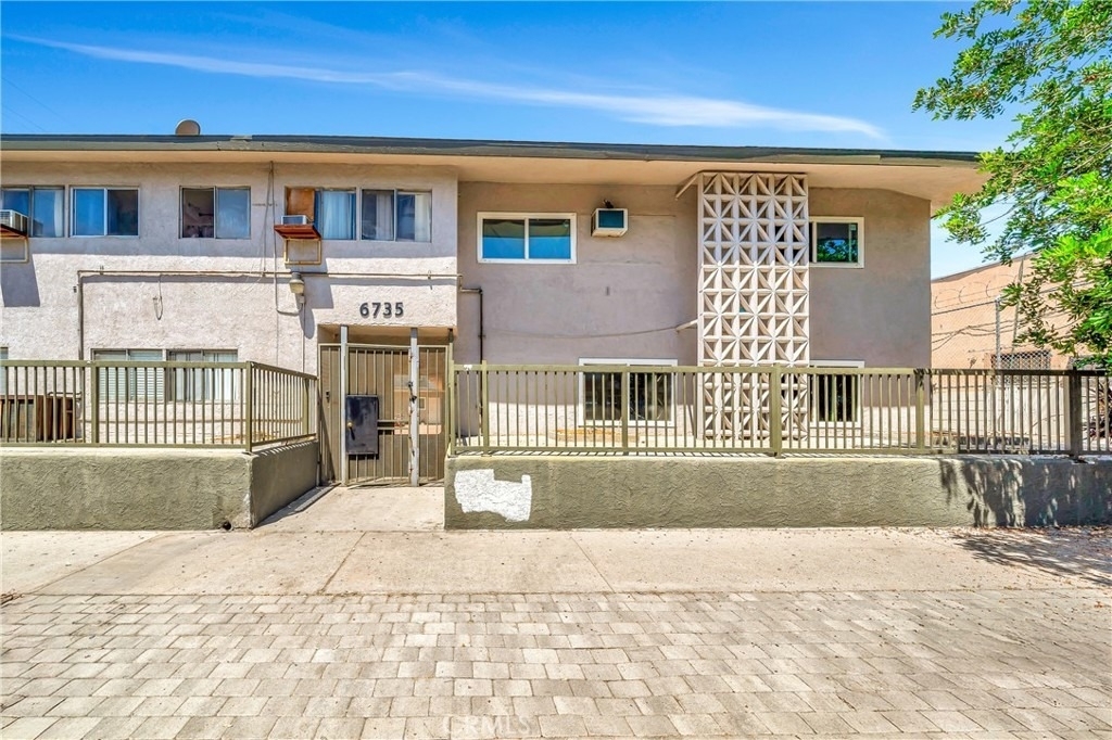 6735 Elmer Avenue - Photo 14
