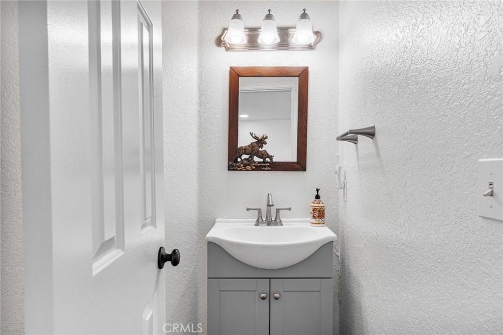 27775 Matterhorn Drive - Photo 19