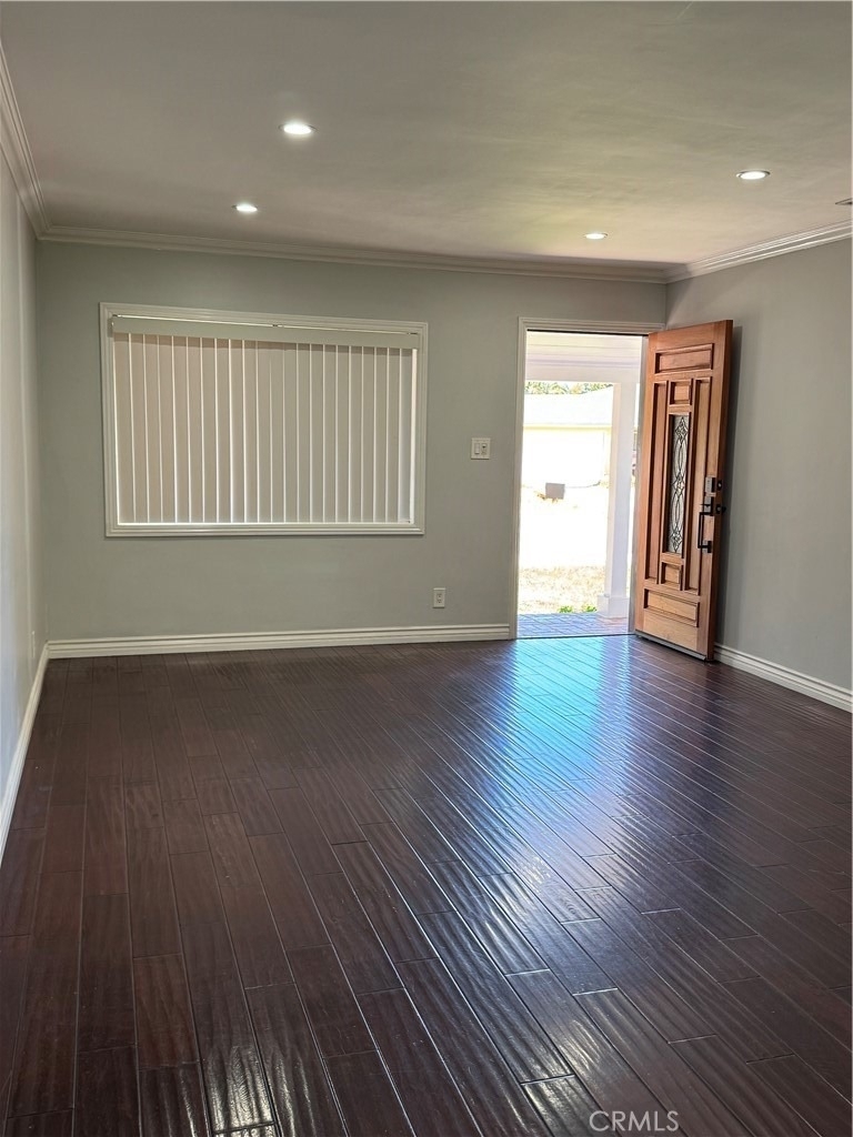 8739 Tyrone Ave - Photo 5