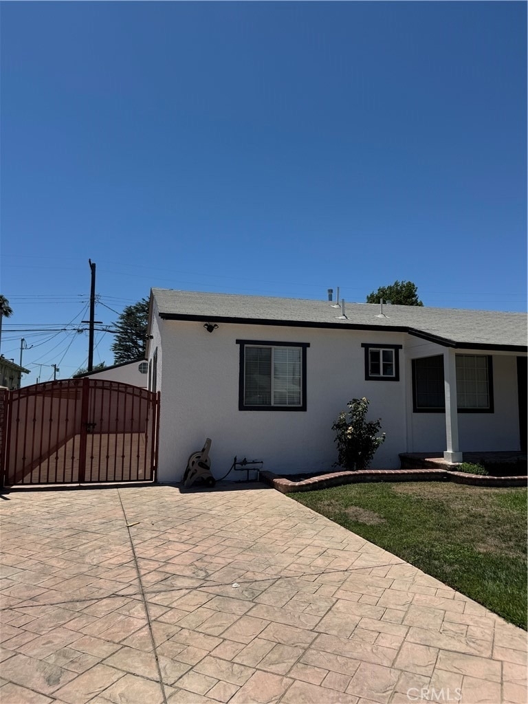 8739 Tyrone Ave - Photo 43