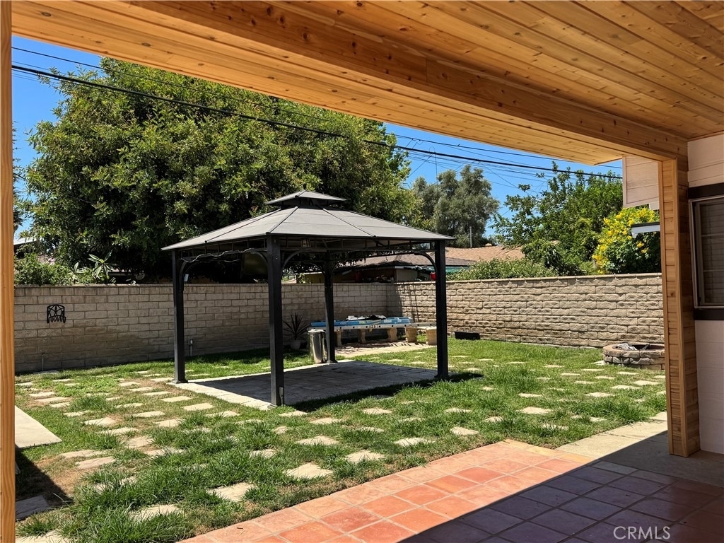 8739 Tyrone Ave - Photo 30