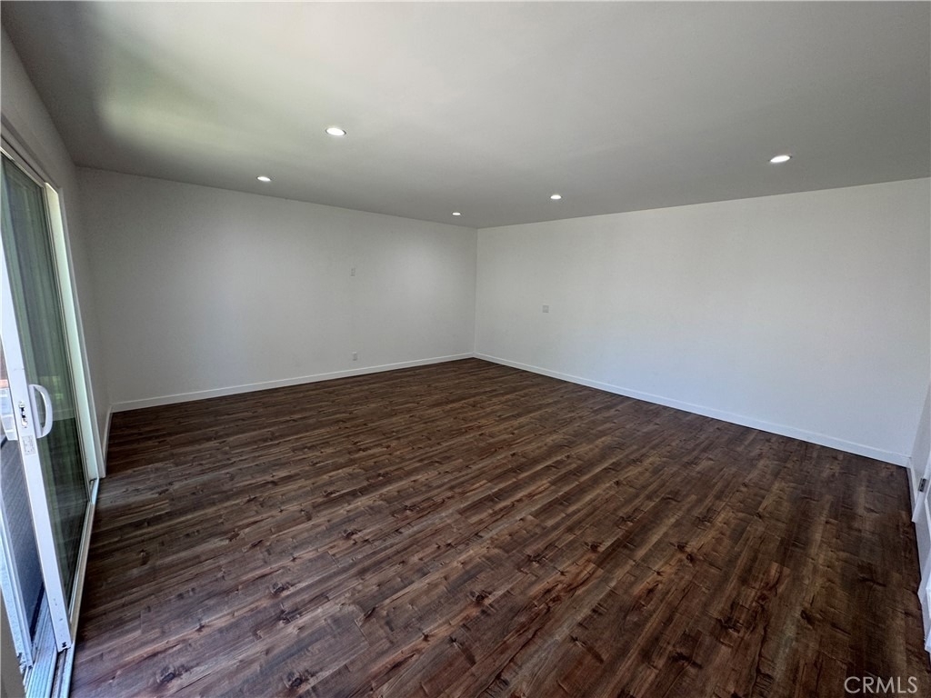 8739 Tyrone Ave - Photo 33
