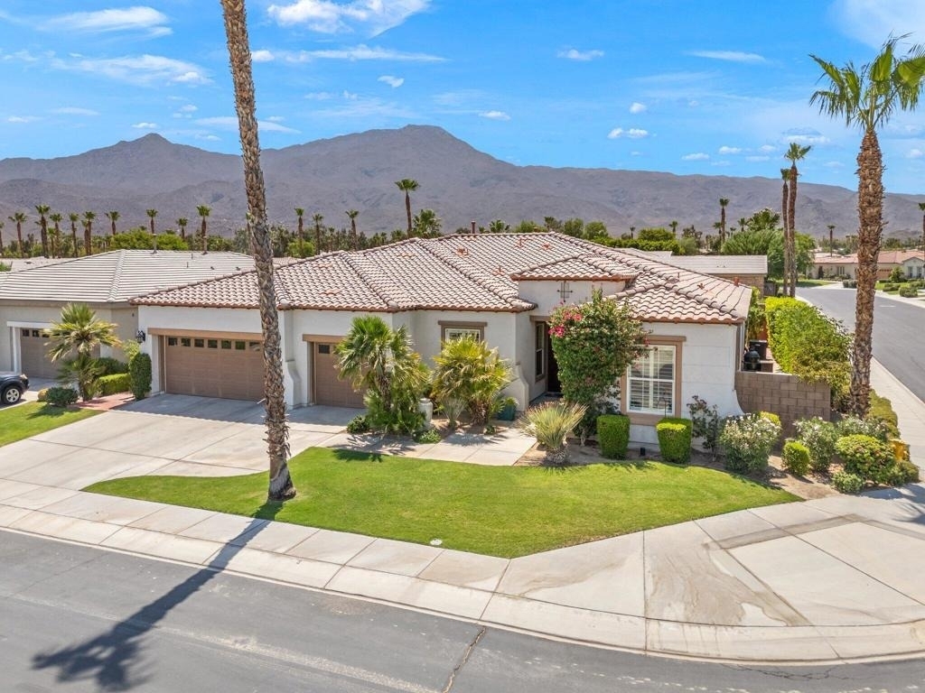 61185 Soaptree Drive - Photo 1
