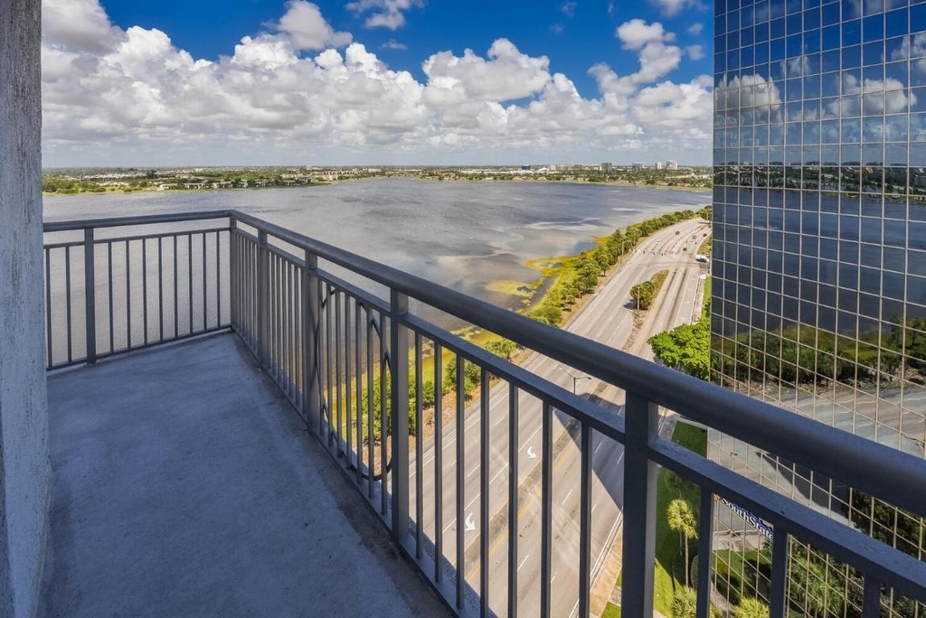 300 S Australian Avenue - Photo 9
