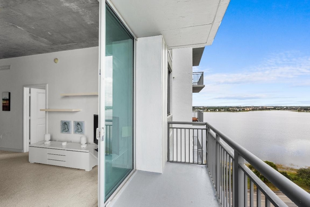 300 S Australian Avenue - Photo 1