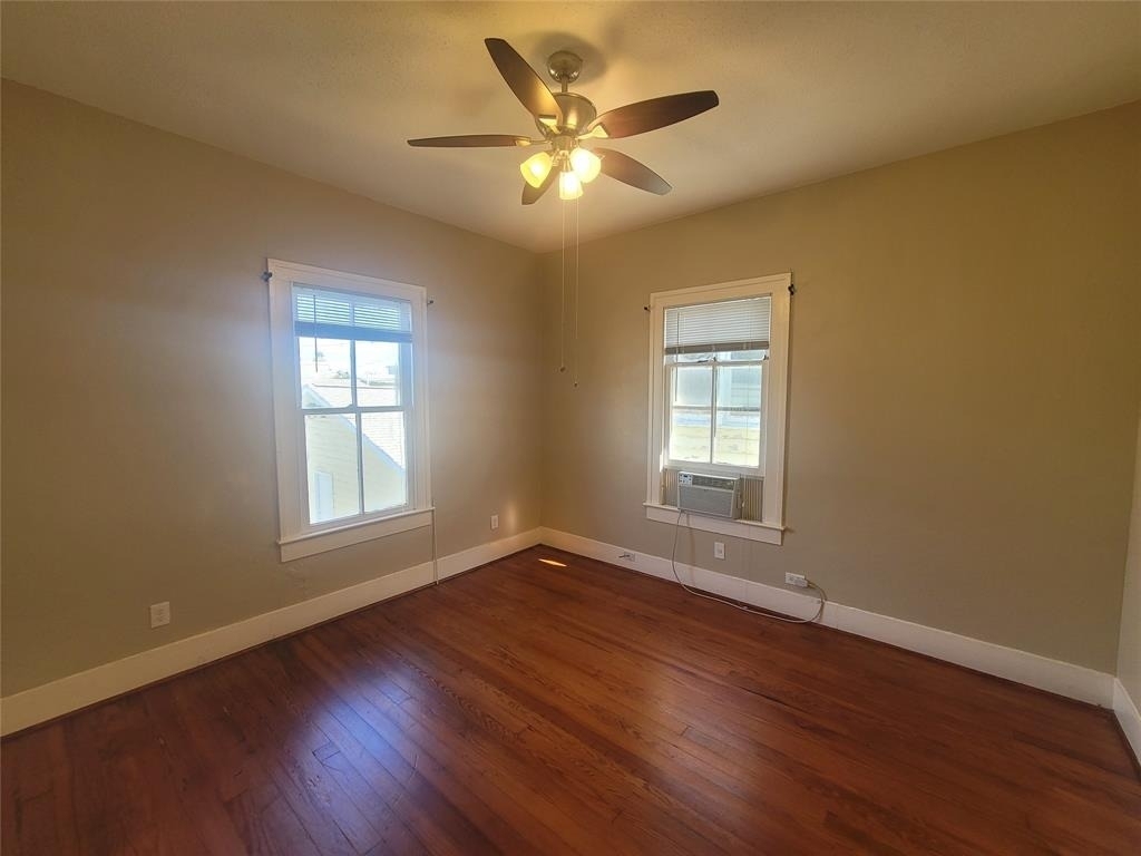 610 16th Street - Photo 2