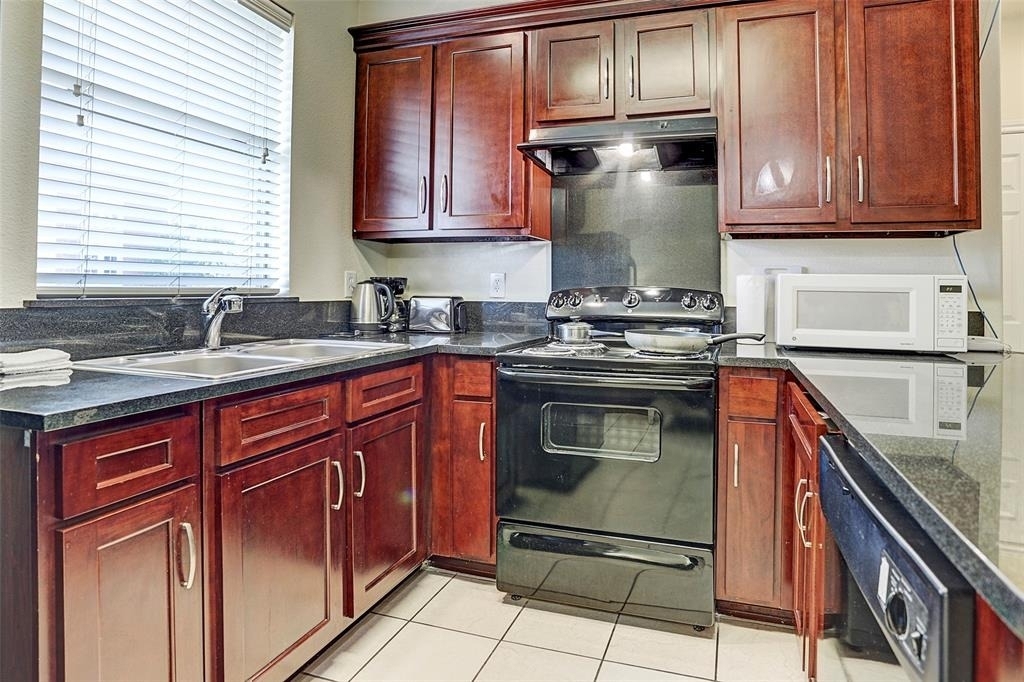 6468 Corporate Drive - Photo 2