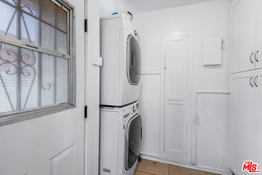 3429 Potomac Avenue - Photo 12
