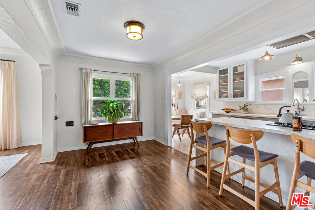 3429 Potomac Avenue - Photo 7