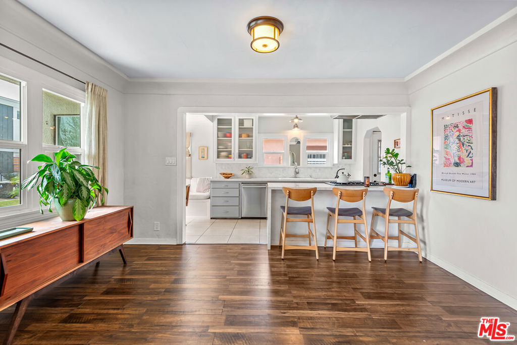 3429 Potomac Avenue - Photo 5