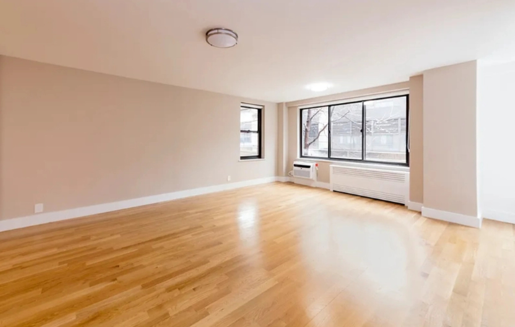 Columbus Avenue - Photo 2