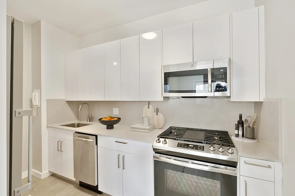 East 27th Street - Photo 5