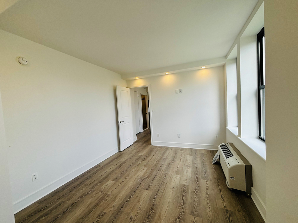 45 West 81st Street - Photo 1