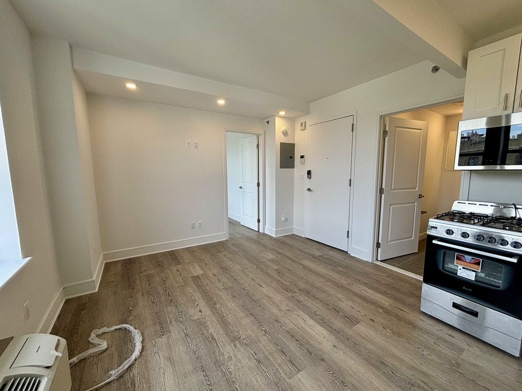 45 West 81st Street - Photo 0
