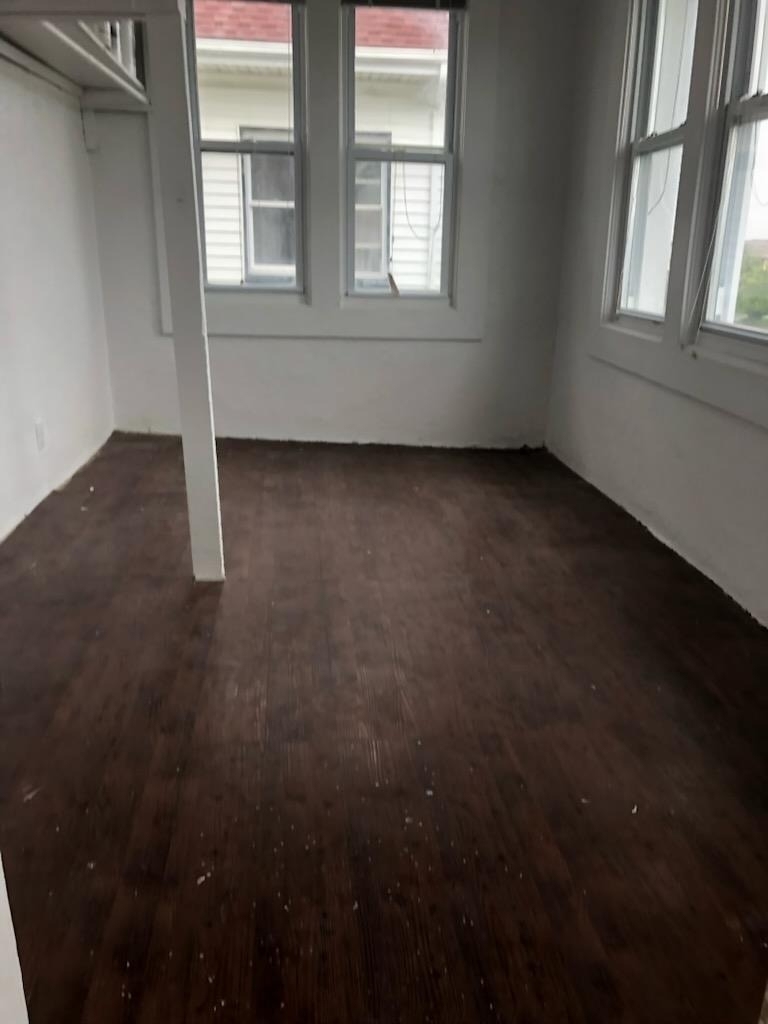 511 Laurelton Boulevard - Photo 8