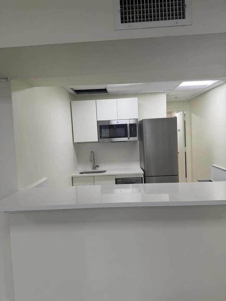 369 Lexington Avenue - Photo 5