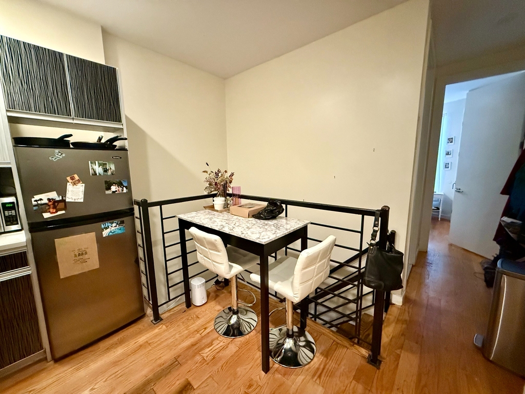 662 Park Place - Photo 3