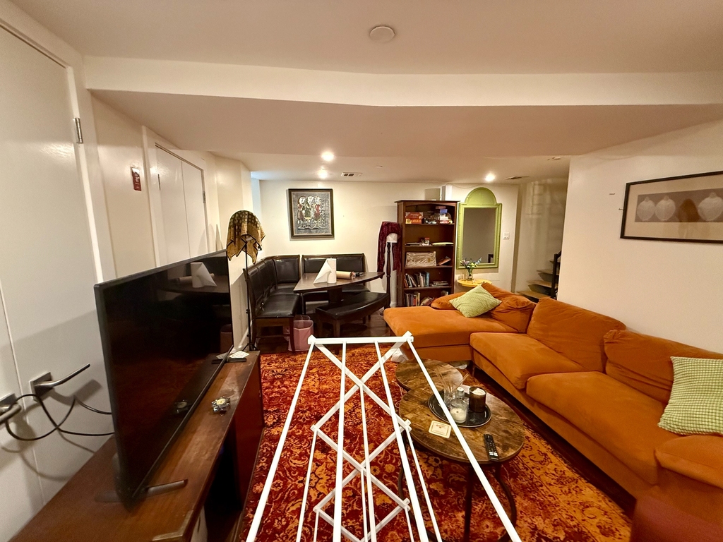 662 Park Place - Photo 8