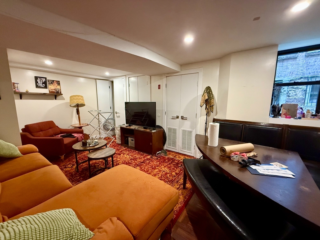 662 Park Place - Photo 7
