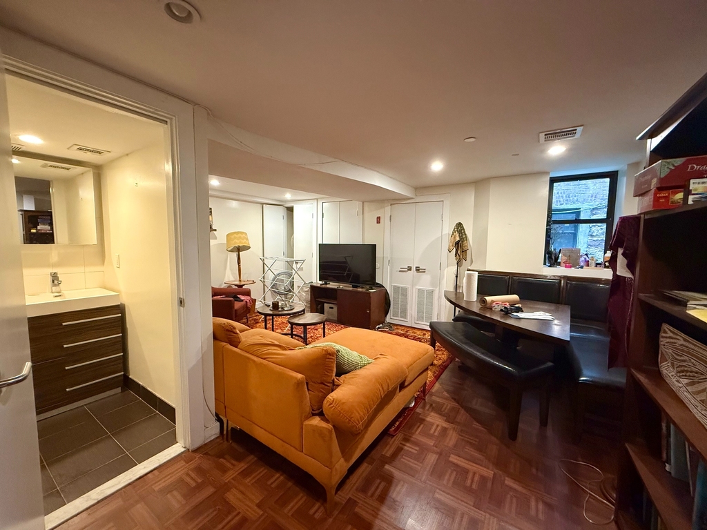 662 Park Place - Photo 6