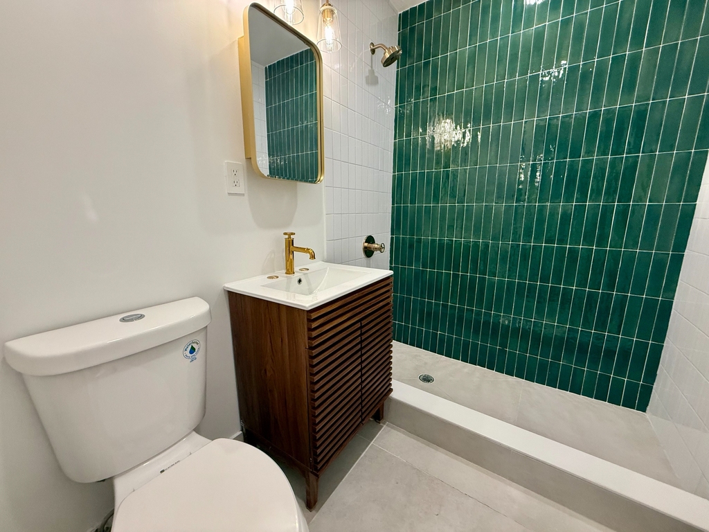 18 Howard Street - Photo 11