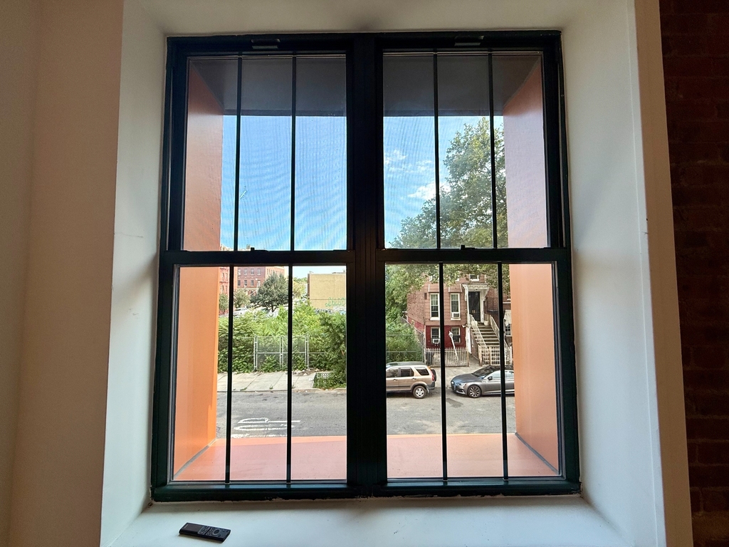 18 Howard Street - Photo 3