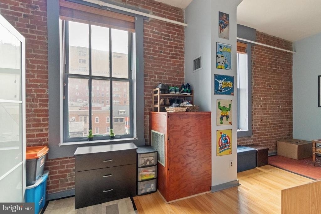 1010 Race Street - Photo 11