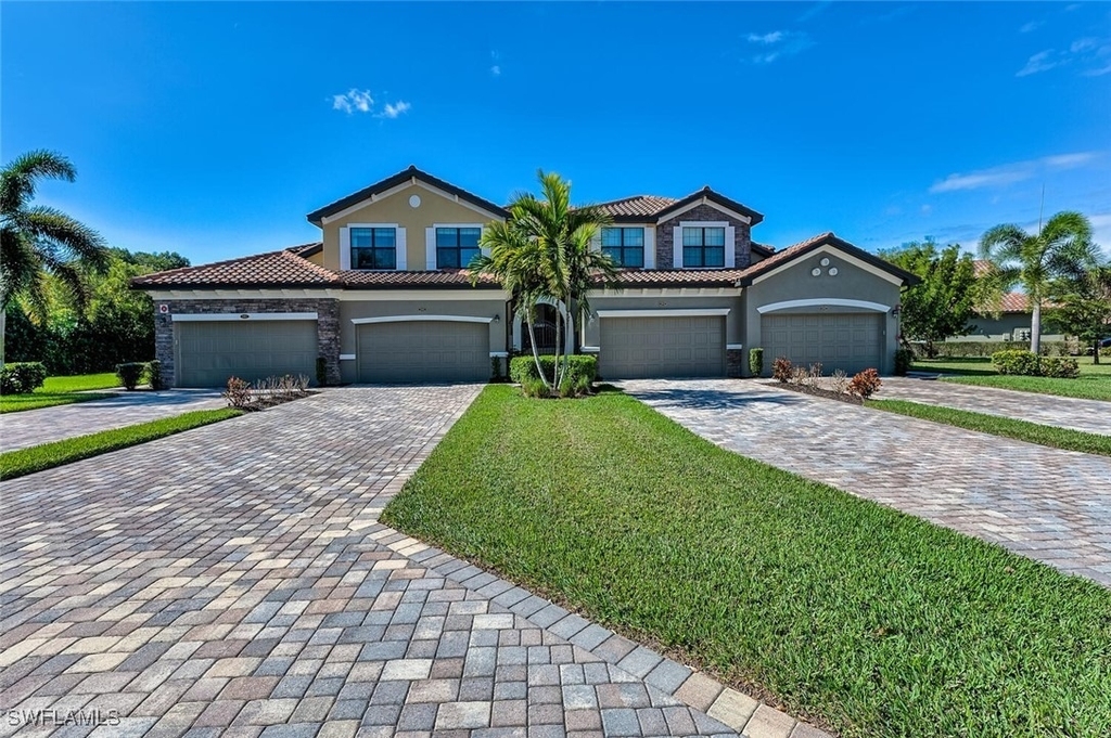 9512 Napoli Lane - Photo 2