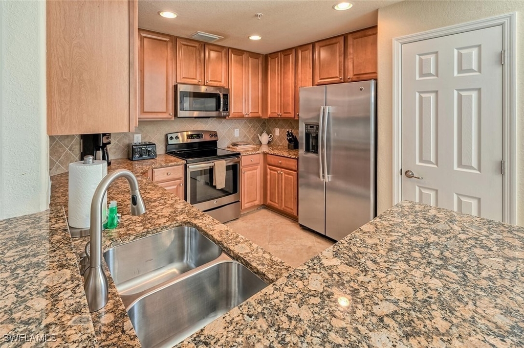 9512 Napoli Lane - Photo 10