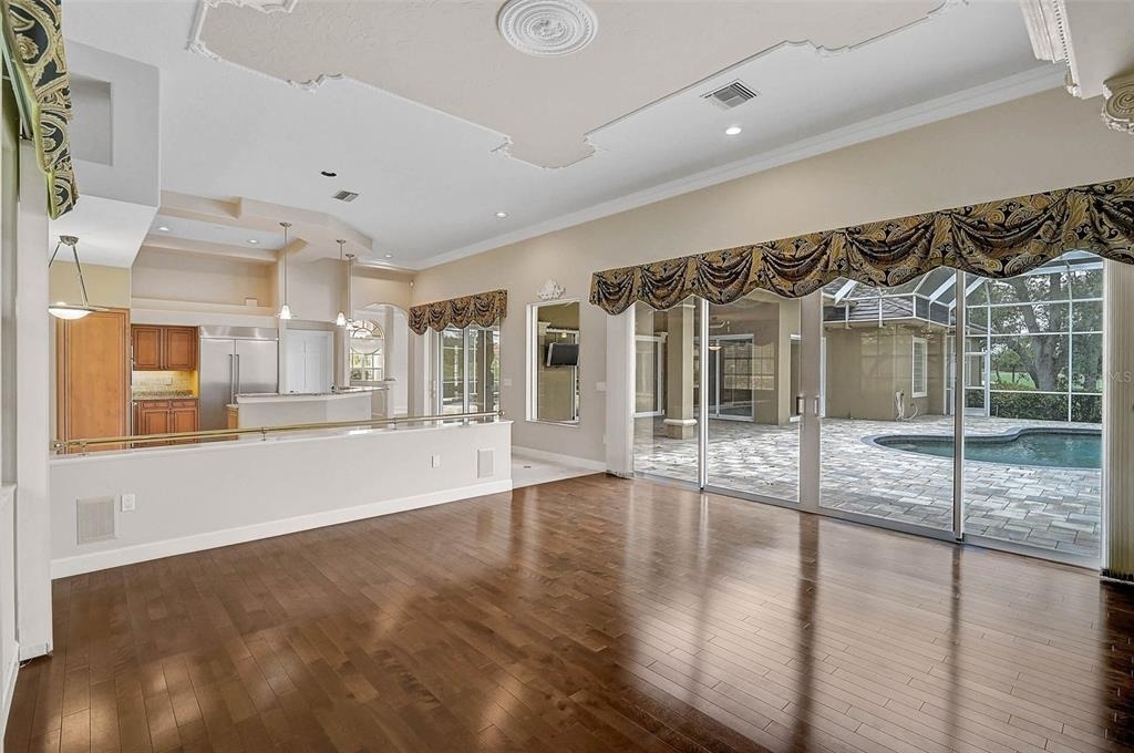 852 Macewen Drive - Photo 14