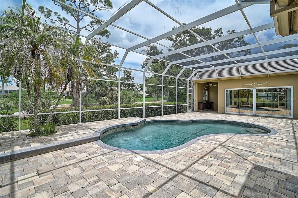 852 Macewen Drive - Photo 39