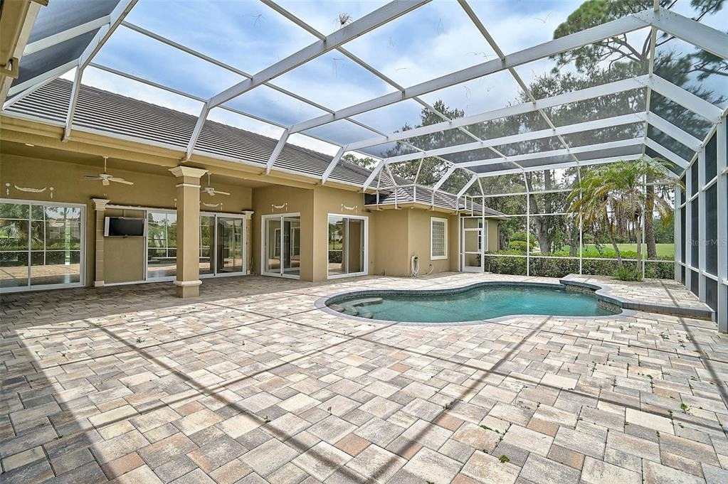 852 Macewen Drive - Photo 43