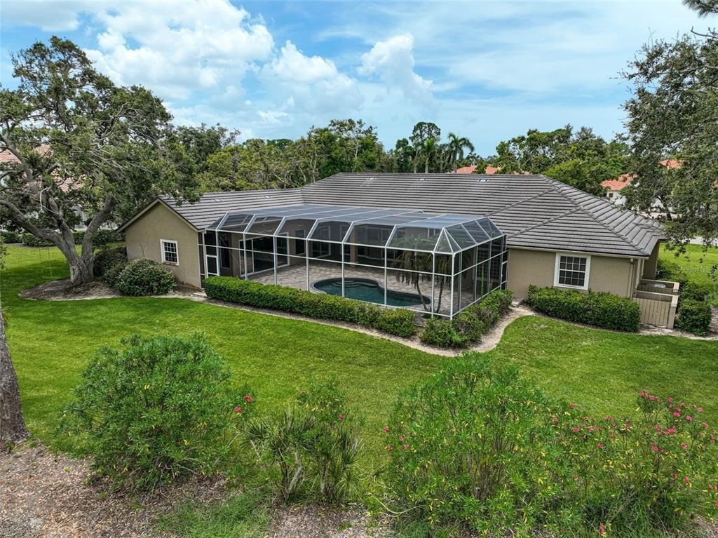 852 Macewen Drive - Photo 3